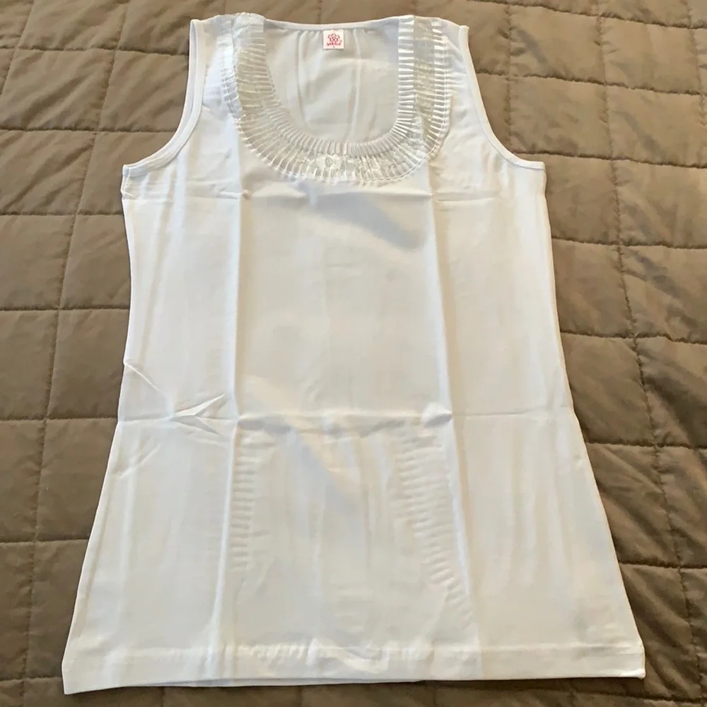 New White Tank Top - Picture 2 of 9